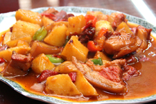 土豆红烧肉的做法