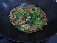 酱油炒面的做法步骤9