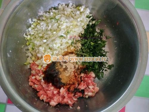 猪肉大葱馅包子的做法