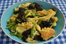 蒜薹炒鸡蛋