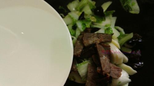 山药牛肉汤年糕的做法