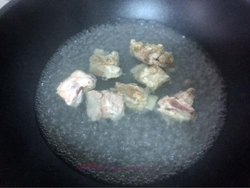 电饭锅焖排骨的做法