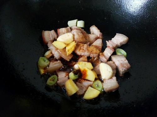 红薯烧肉的做法
