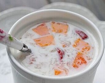 木瓜炖牛奶做法