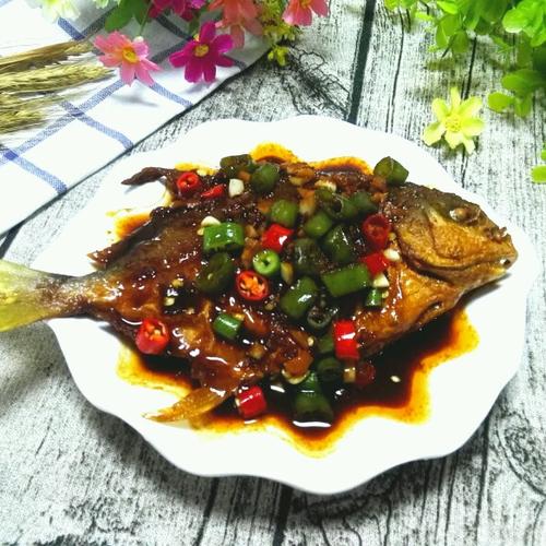 红烧茄汁鲳鱼
