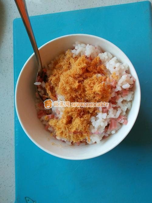肉松火腿饭团的做法