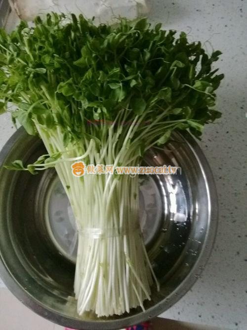 暖胃海鲜豌豆苗馄饨的做法