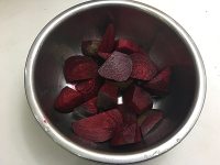 甜菜汁奶油卷的做法步骤1