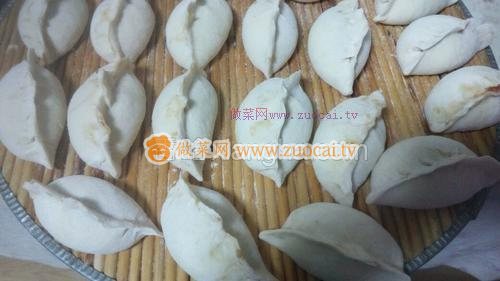猪肉西葫芦锅贴的做法