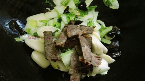 山药牛肉汤年糕的做法
