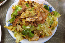 圆白菜炒肉的做法