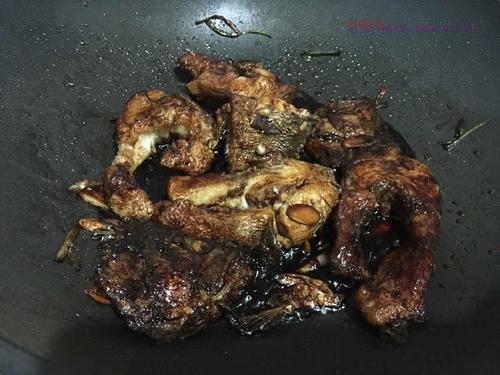 红烧鲈鱼的做法