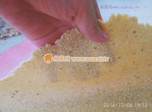芝麻薄脆饼（无油无糖）的做法