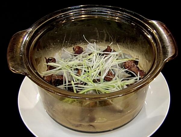 家常粤菜椰汁芋头油鸭煲怎么做？
