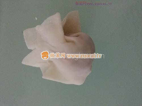 暖胃海鲜豌豆苗馄饨的做法