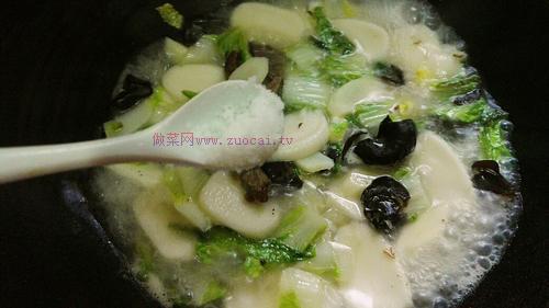 山药牛肉汤年糕的做法