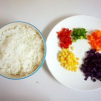 五彩蚝油炒饭的做法图解1