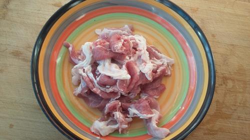 洋葱烧肉的做法