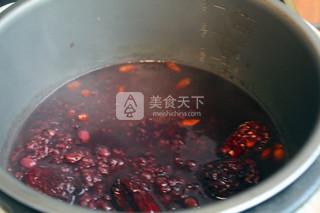 红豆红枣枸杞黑米粥