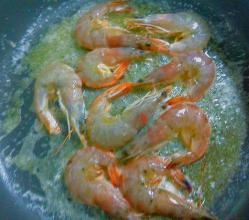 黄油煎虾的做法