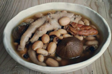 鸡爪煲汤