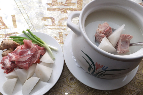 萝卜炖排骨