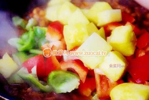 菠萝咕噜肉的做法