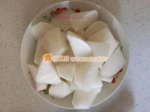 白萝卜炖排骨的做法