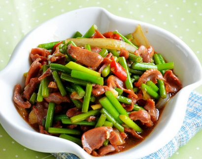 蒜薹炒鸡胗