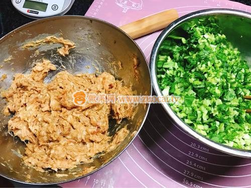 青菜猪肉煎饺的做法