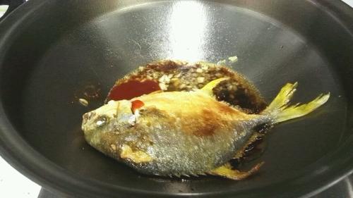 红烧茄汁鲳鱼