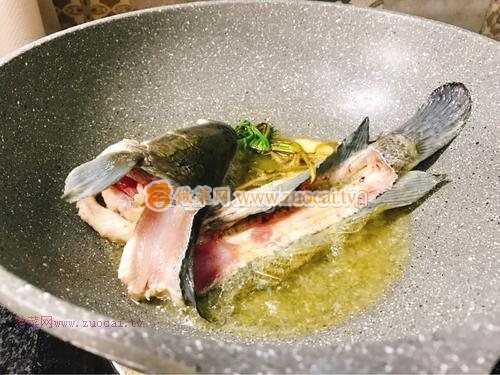 番茄黑鱼汤的做法
