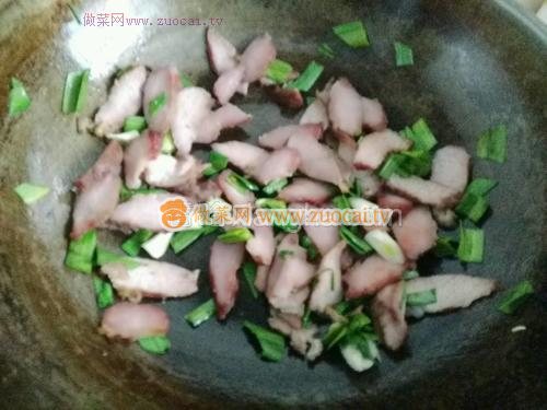 青蒜炒(瘦)腊肉的做法