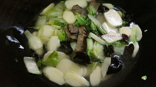 山药牛肉汤年糕的做法