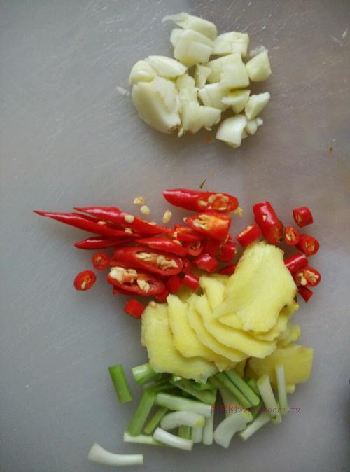 香菇炖鸡的做法