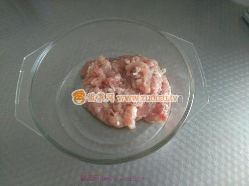 黑胡椒胡萝卜猪肉饼的做法