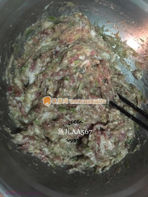 猪肉芹菜饺子的做法