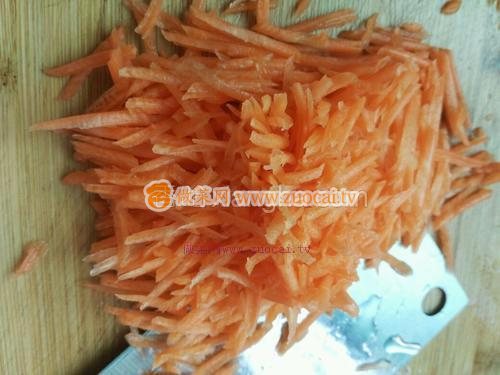胡萝卜肉馅馄炖的做法