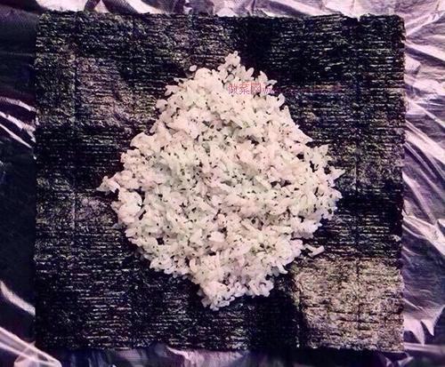 海苔饭团便当的做法