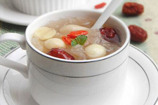 银耳莲子汤,银耳莲子汤的做法,银耳莲子汤做法