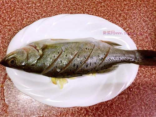 清蒸海鲈鱼的做法