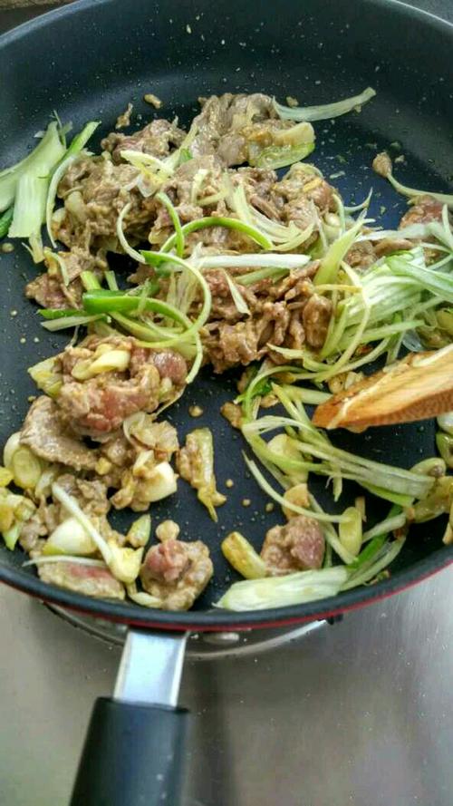 葱爆羊肉的做法