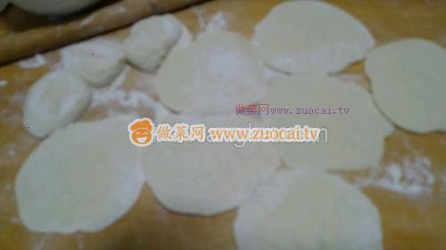 西红柿牛肉包子的做法