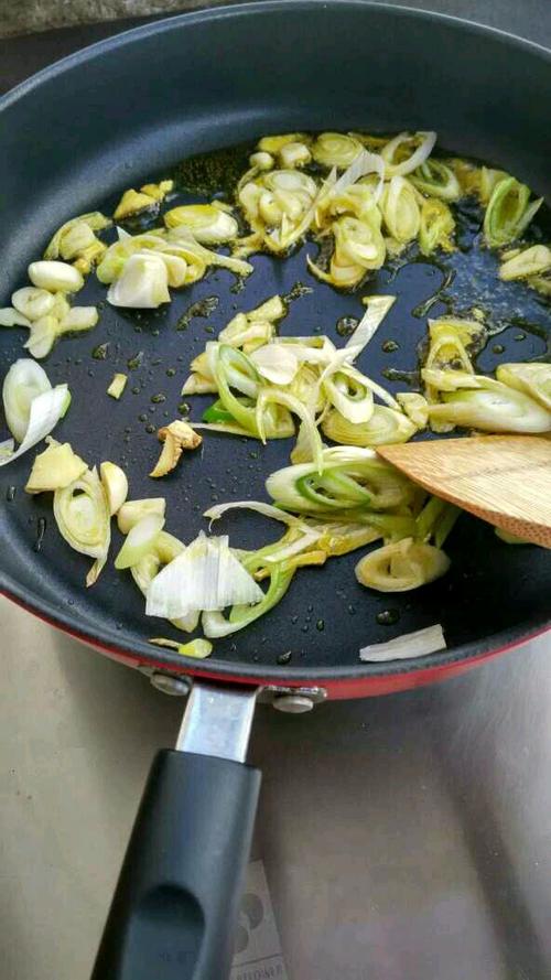 葱爆羊肉的做法