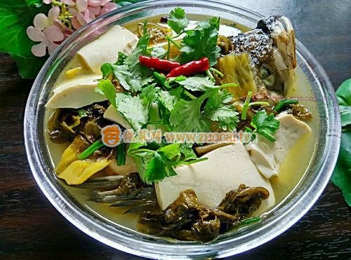 酸菜豆腐鱼头汤的做法