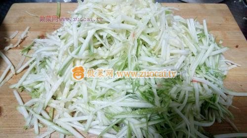 猪肉西葫芦锅贴的做法