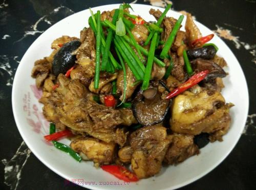 香菇炖鸡的做法