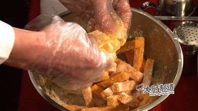 咸蛋黄焗南瓜步骤图1