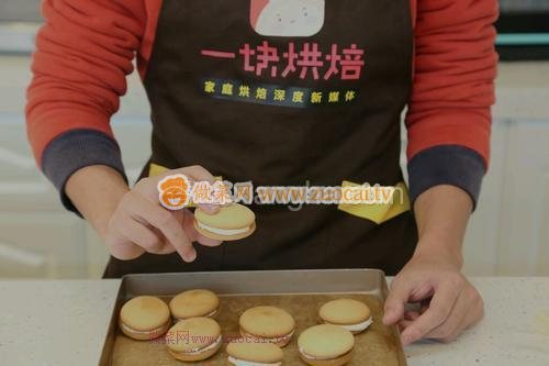 巧克力夹心派的做法