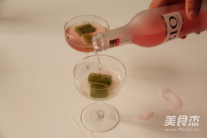 #RIO#薄荷蜜桃冰饮的做法